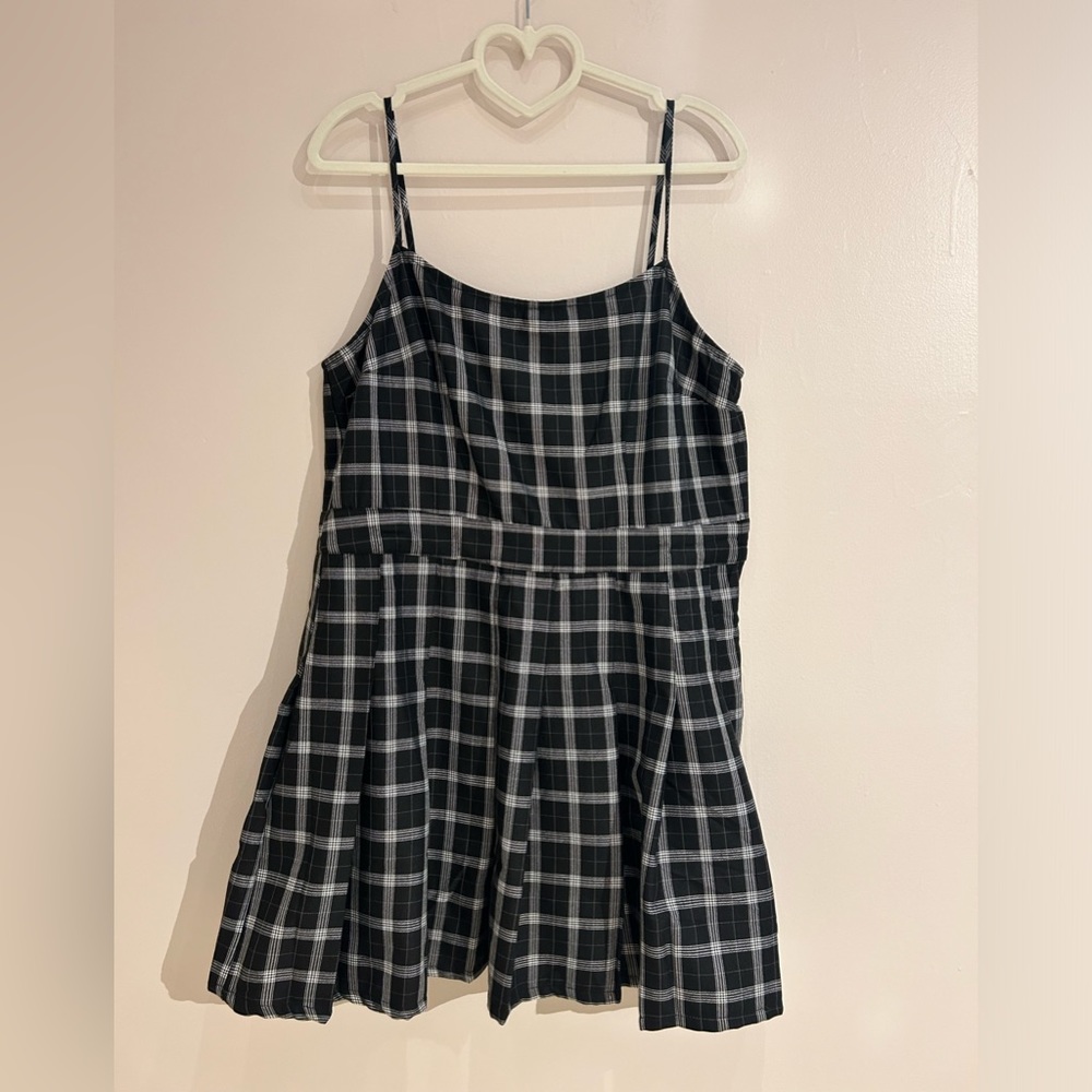 Plaid pleated H&M dress